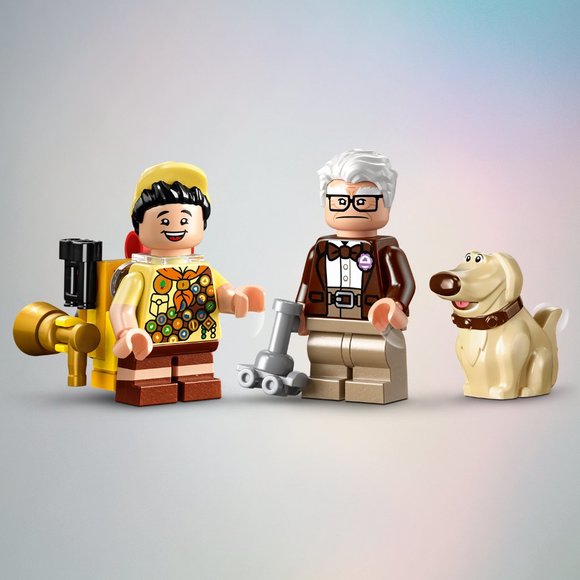 Amazon.com: LEGO Disney and Pixar   Disney and Pixar ‘Up’ House 43217 Disney 100 Celebration Classic Building T